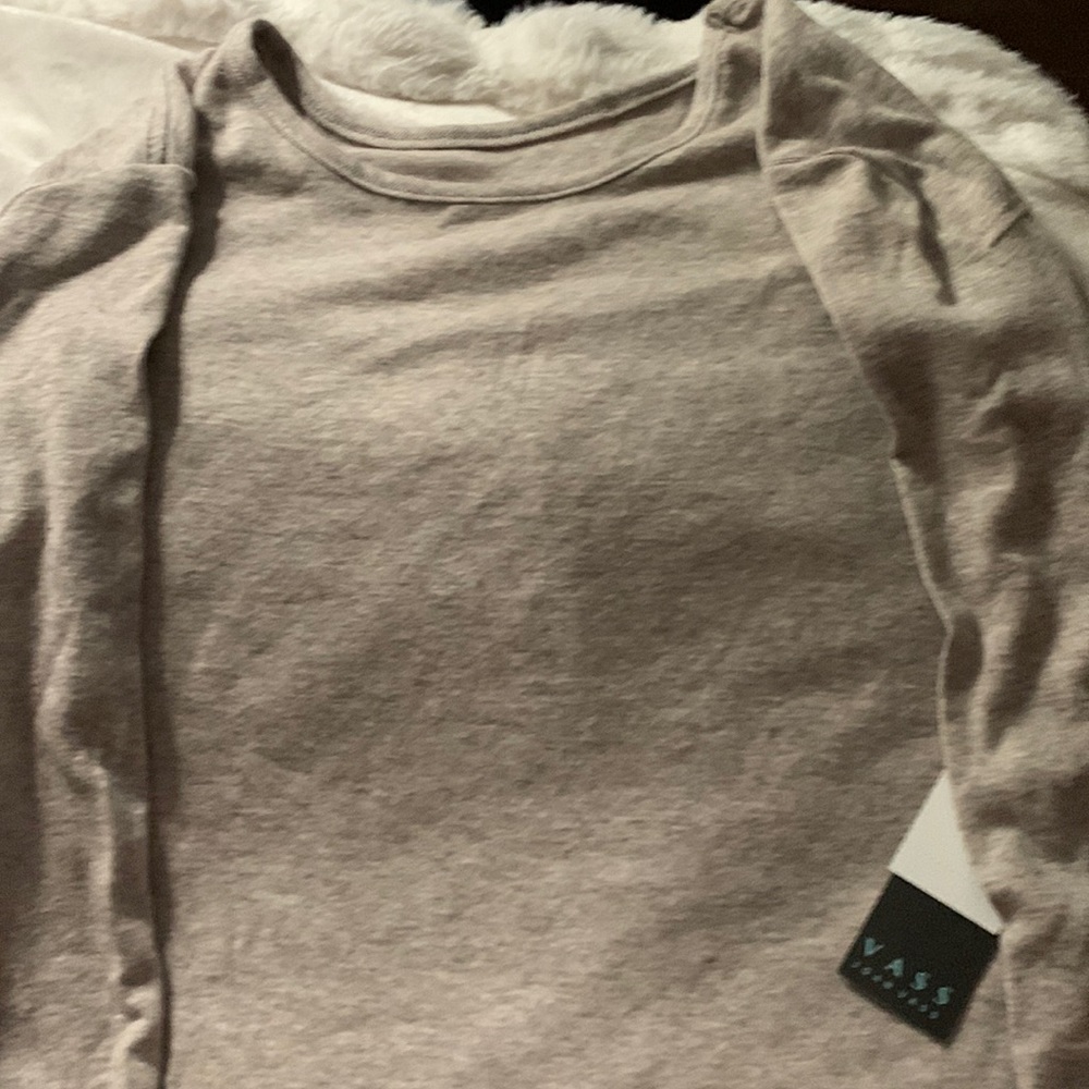 Voss gray three fourth length sleeves. Brand new. Size M